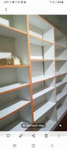 Libreria  farmaciabazar vende  10 estantes  - Imagen 1