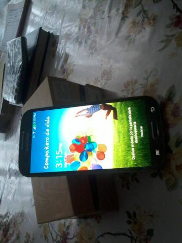 Vendo Samsung Galaxy S4 nuevecito en cajita  - Imagen 2